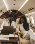 NOIREL Lifestyle NRL171: people using laptop and reading on plane seats